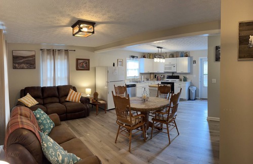 Butler House | Bear Creek Mountain Retreat Cottage on 107 Acres