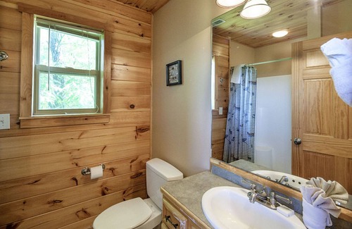 Sevierville Cabin | Bear Hugs by Heritage Cabin Rentals