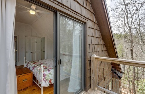 Highlands Cabin | Bear Necessities | Private Wooded Retreat with Hot Tub, Pool Table & Ping Pong Table