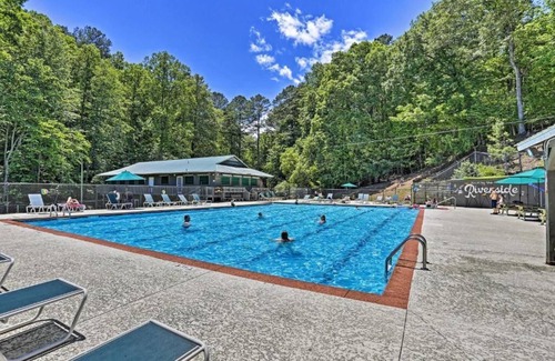 Ellijay House | Bearfoot on the RivernNew spacious cabin w/Hot Tub, Movie Room and family resort