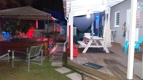 Le Robert Apartment | Beau F2 classé, vue mer, spa, jardin, bateau