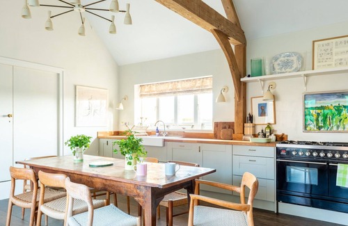 New Forest District Cottage | Beaulieu River Views, Gorgeous Barn conversion