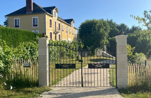 Saint-Pierre-de-Frugie House | Beautiful 3 bedroom property, with private courtyard and garden
