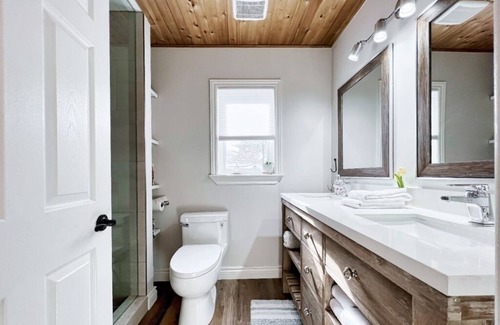 Whitchurch-Stouffville House | Beautiful, Cozy (cottage like) 3 Bedroom, 2 bath Home