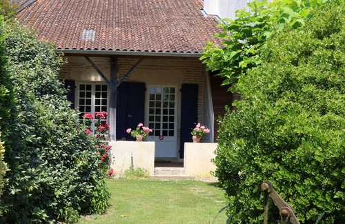 Clairac Cottage | Beautiful 18th century property on the banks of the river Lot