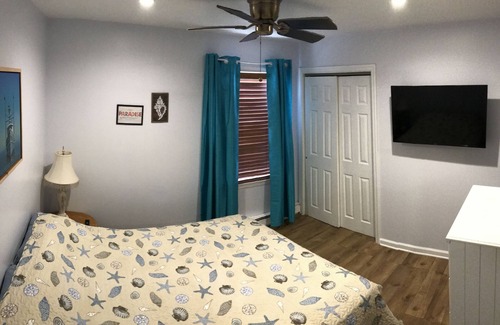 Seaside Heights Condo | Beautiful! 2 blocks to boardwalk, beach, restaurants and rides! Newly remodeled.