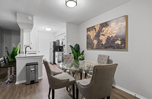 University Hills and Windsor Park Apartment | Beautiful 2BD/1BA in University Hills 3368