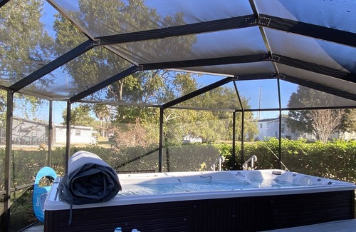 The Villages House | Beautiful 3/2 Dog-Friendly Golf Course Home w/ Pool & Close to EVERYTHING!