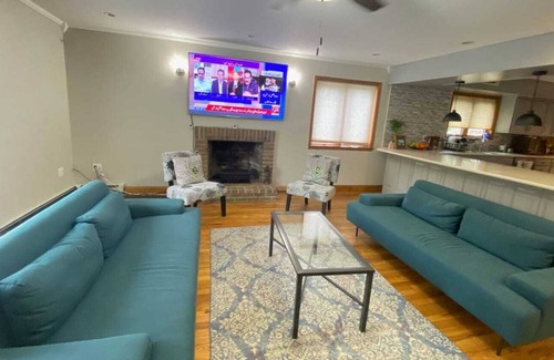 Shirley House | Beautiful 3 bedroom home with Pool
