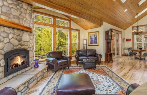 North Wawona House | Beautiful 3bd Sanctuary Inside Yosemite