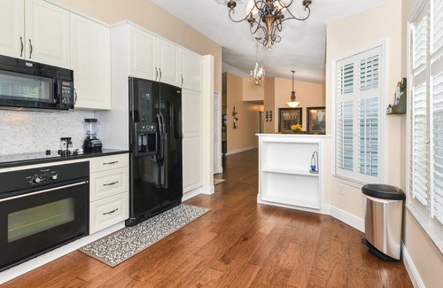 Sanford House | Beautiful 4/2 in Sanford: King Bed, Golf, Pool, Ping Pong, & Bunk Room!