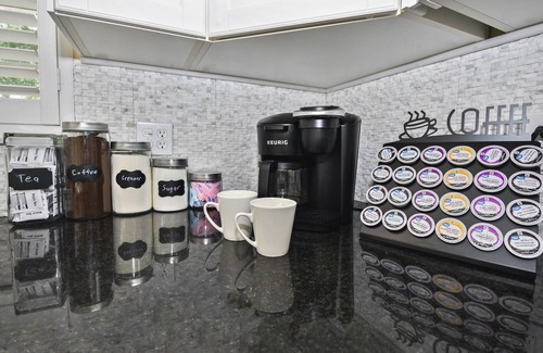 Sanford House | Beautiful 4/2 in Sanford: King Bed, Golf, Pool, Ping Pong, & Bunk Room!