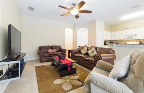 Highgate Park House | Beautiful 4 bed Vacation Home With Private Pool