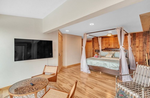 Campton Ski Chalet | Beautiful 4 bedroom Chalet on a ski hill