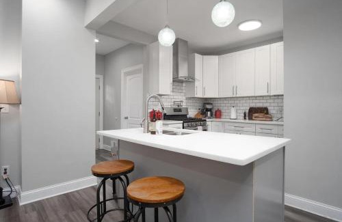 Near East Columbus House | Beautiful 4 Bedroom House Near Downtown Columbus with Garage Parking and Backyard