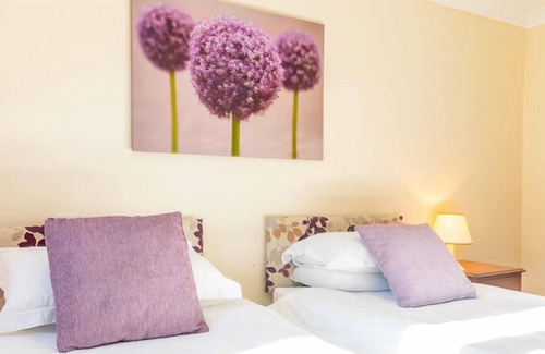 Le Vallon Cottage | Beautiful 4* Self-Catering, by Stunning Cliffs & Bays