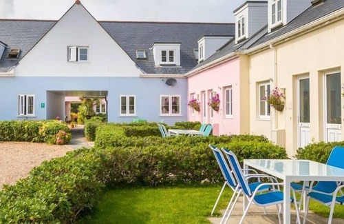 Le Vallon Cottage | Beautiful 4* Self-Catering, by Stunning Cliffs & Bays