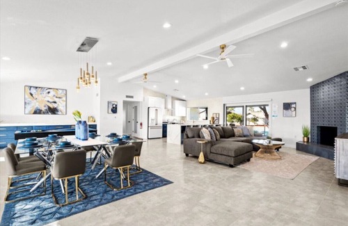 Sandahl Homes House | Beautiful 4BD/2BA Hilltop Oasis