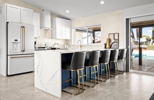 Sandahl Homes House | Beautiful 4BD/2BA Hilltop Oasis