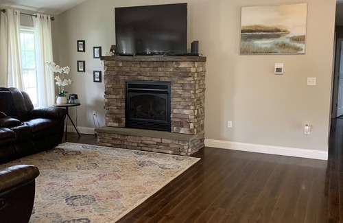 Oakland Mills House | Beautiful 5-Bedroom Home with Lots of Space
