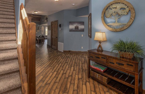 Branson Villa | Beautiful 5 Bedroom Pool Side Villa