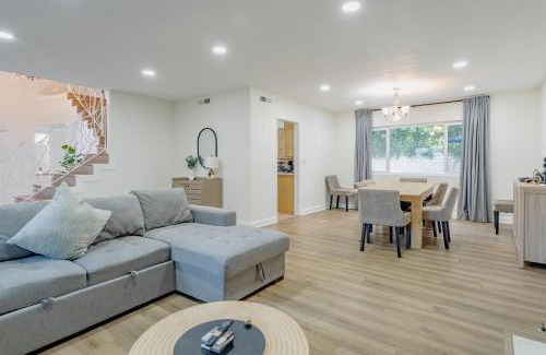 Sherman Oaks House | Beautiful 5 bedroom sleeps16 pool Universal