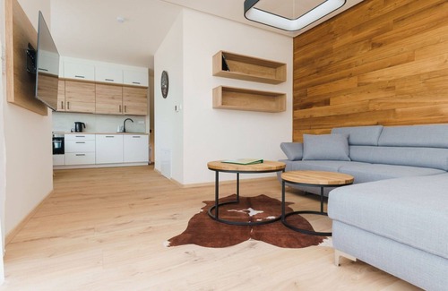 Loucna Pod Klinovcem Apartment | Beautiful apartment for 6 guests with WIFI, TV and balcony