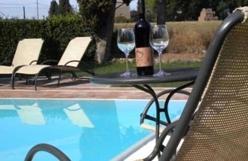 Colle di Val d'Elsa House | Beautiful apartment in villa for 6 guests with pool, TV, patio and pets allowed