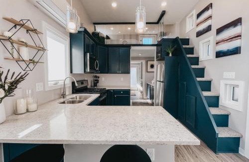 Old Southwest Apartment | Beautiful and Elegant River Front Cottage