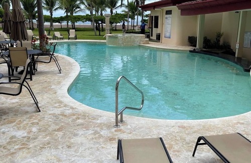 Barrio Los Faroles Apartment | Beautiful and quiet 3BR condo in an ocean front property