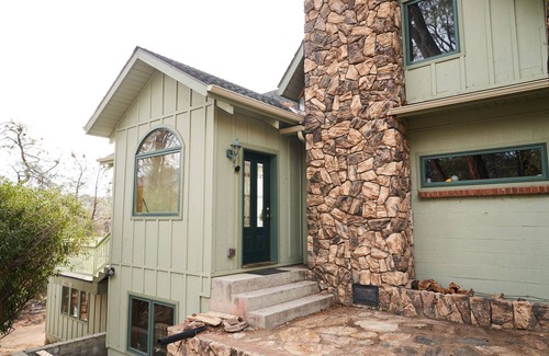 Kernville Cabin | Beautiful and spacious A Frame "Cabin" in Kernville near river and lake isabella