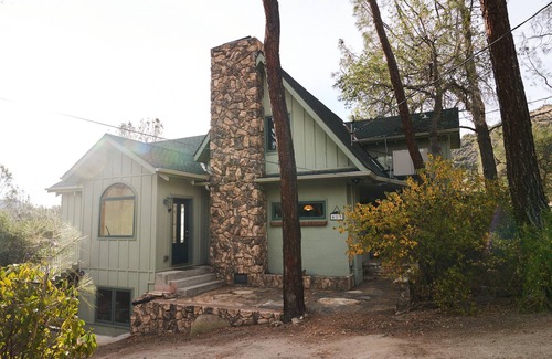 Kernville Cabin | Beautiful and spacious A Frame "Cabin" in Kernville near river and lake isabella
