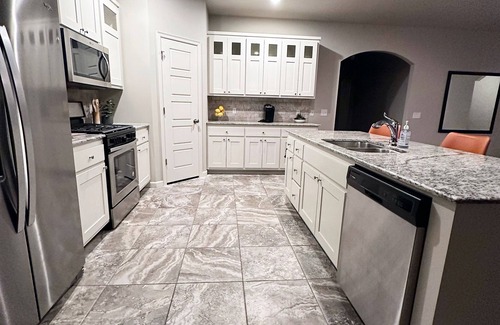 Tulsa House | Beautiful and spacious 3 bedroom, 2 bathroom home w/perfect central location!