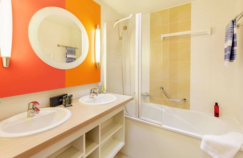 Chaumont-sur-Tharonne House | Beautiful apartment in villa for 6 people with WIFI, pool, TV, terrace and parking