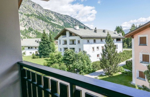 Sils-Maria Apartment | Beautiful apartment for 4 people with WIFI, TV, balcony and pets allowed