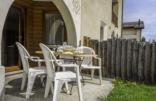 Sils-Maria Apartment | Beautiful apartment for 4 people with WIFI, TV, patio and pets allowed