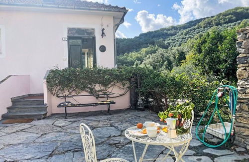 Pantasina Apartment | Beautiful apartment for 6 guests with WIFI, TV, terrace and pets allowed