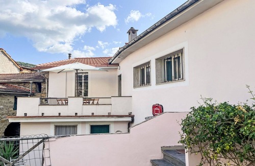 Pantasina Apartment | Beautiful apartment for 6 guests with WIFI, TV, terrace and pets allowed