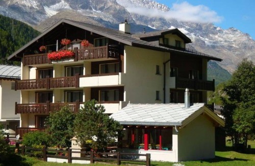 Saas Almagell Apartment | Beautiful apartment for 5 people with WIFI, TV and balcony