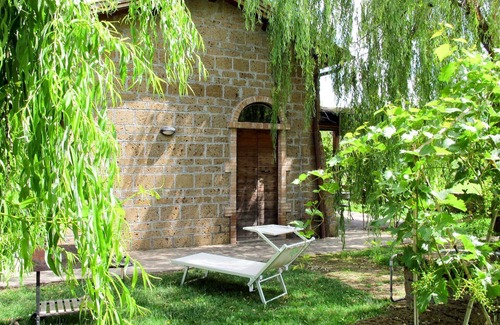 Montefiascone Villa | Beautiful apartment in villa with pool, hot tub, WIFI, TV, patio, pets allowed and panoramic view