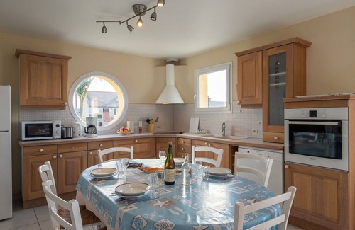 Kerlouan House | Beautiful apartment in villa for 5 guests with TV and terrace