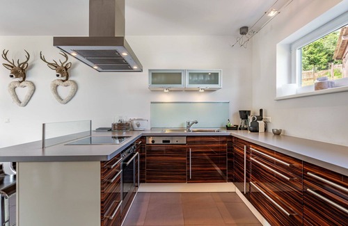 Sankt Urban Apartment | Beautiful apartment for 6 people with WIFI, TV, terrace and pets allowed