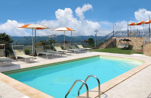 Cossombrato Apartment | Beautiful apartment for 4 people with A/C, WIFI, pool, TV, patio and pets allowed