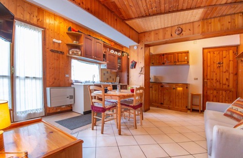Rivisondoli Apartment | Beautiful apartment for 4 guests with balcony and pets allowed