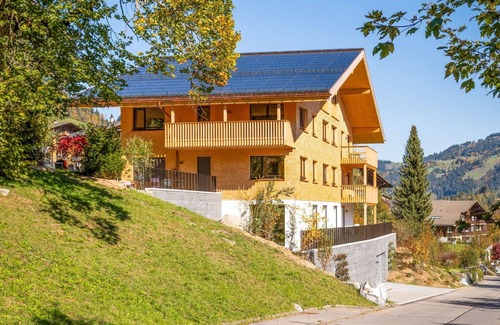 Zweisimmen Apartment | Beautiful apartment for 4 people with WIFI, TV and balcony