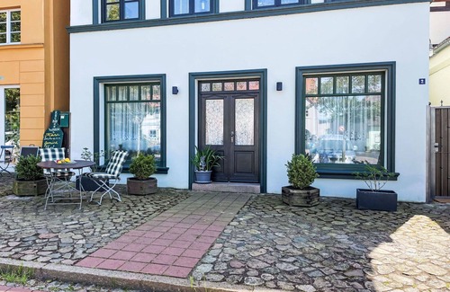 Gingst Apartment | Beautiful apartment for 4 guests with WIFI, TV and terrace