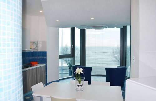 Latina Lido Apartment | Beautiful apartment for 5 people with pool, A/C, WIFI, TV, balcony and pets allowed