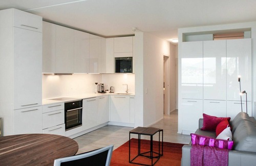 Bissone Apartment | Beautiful apartment for 4 guests with pool, A/C, WIFI, TV, balcony and panoramic view