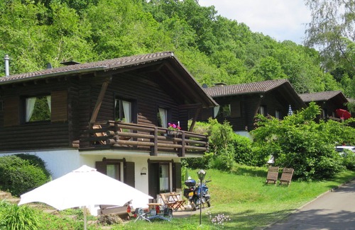Schoenecken Apartment | Beautiful apartment for 2 guests with WIFI, TV, patio and pets allowed