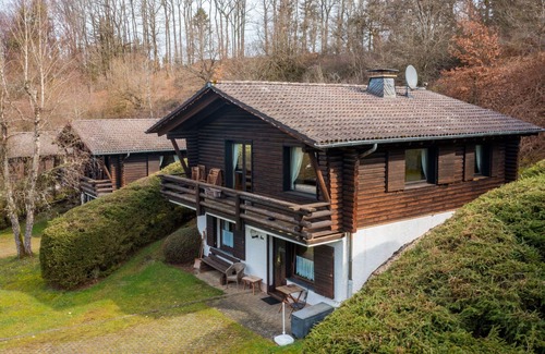 Schoenecken Apartment | Beautiful apartment for 2 guests with WIFI, TV, patio and pets allowed
